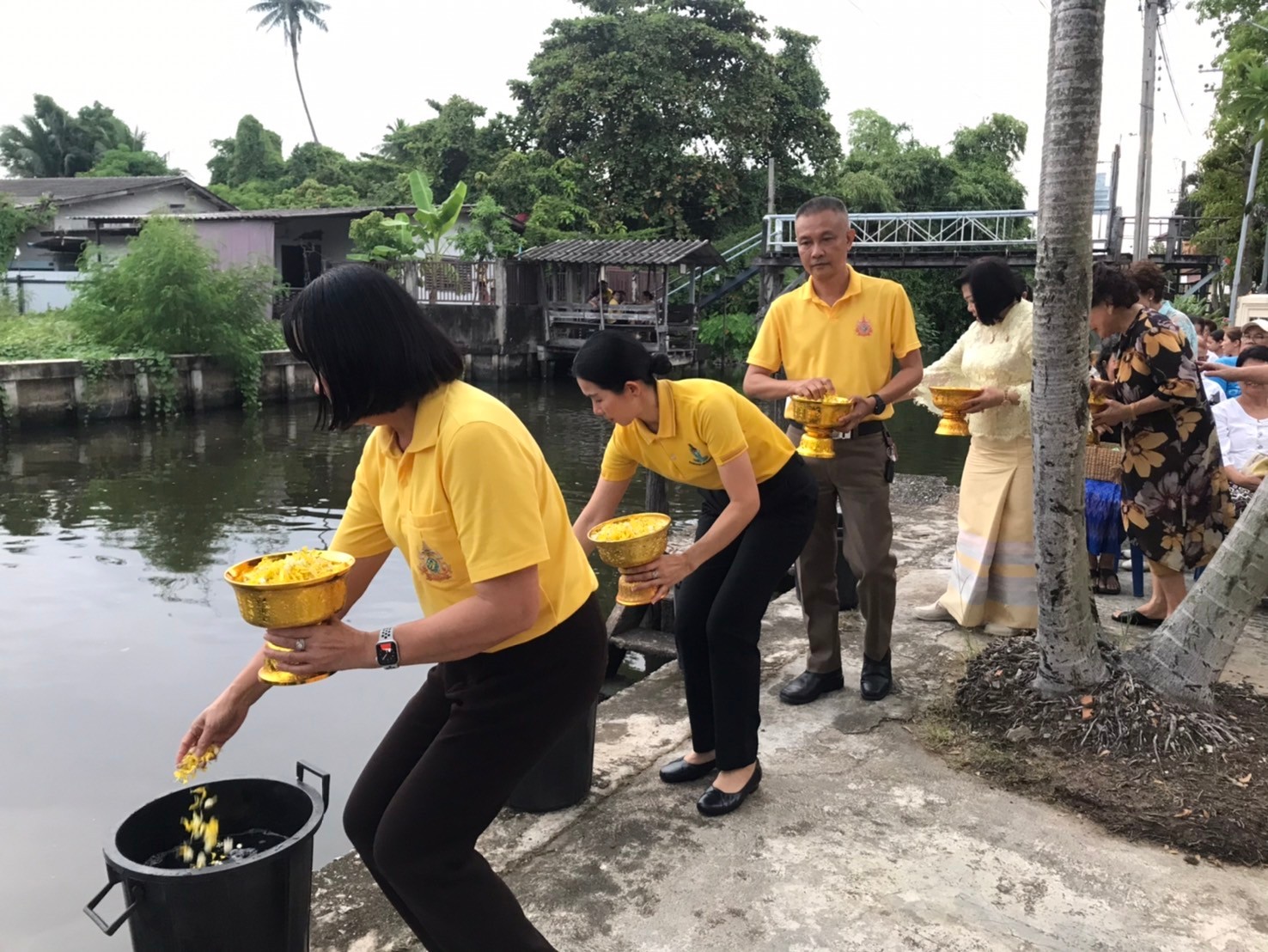 LINE ALBUM กิจกรรมปล่อยปลาวัดกระจัง 240910 12