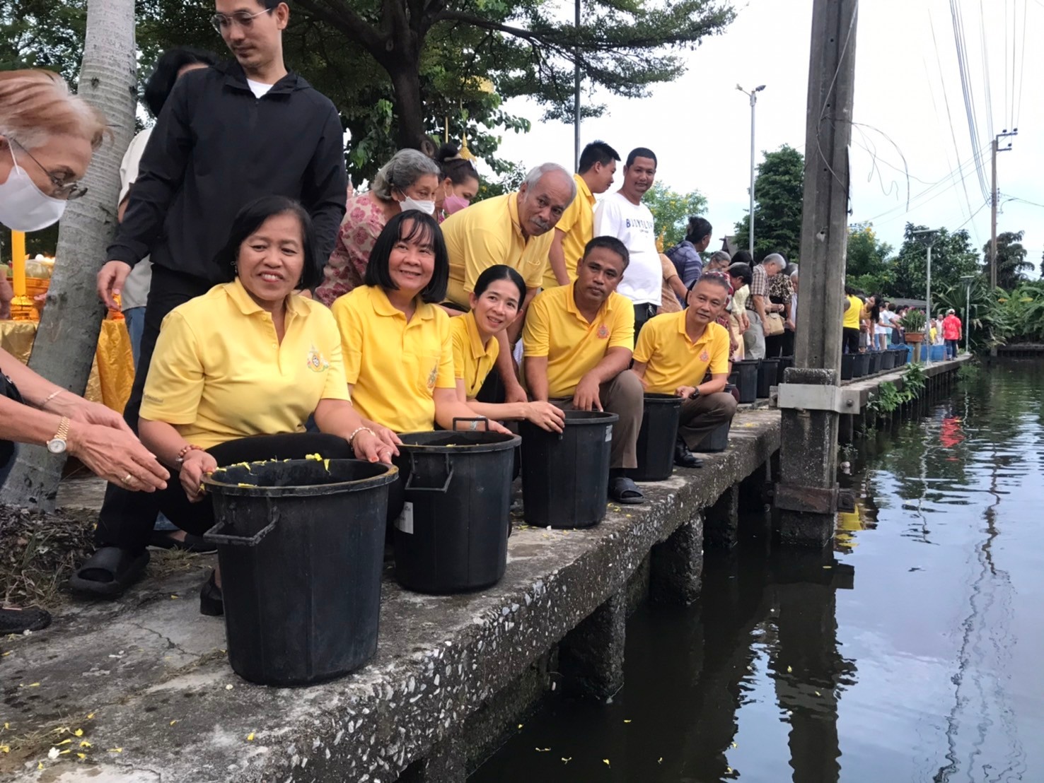 LINE ALBUM กิจกรรมปล่อยปลาวัดกระจัง 240910 7